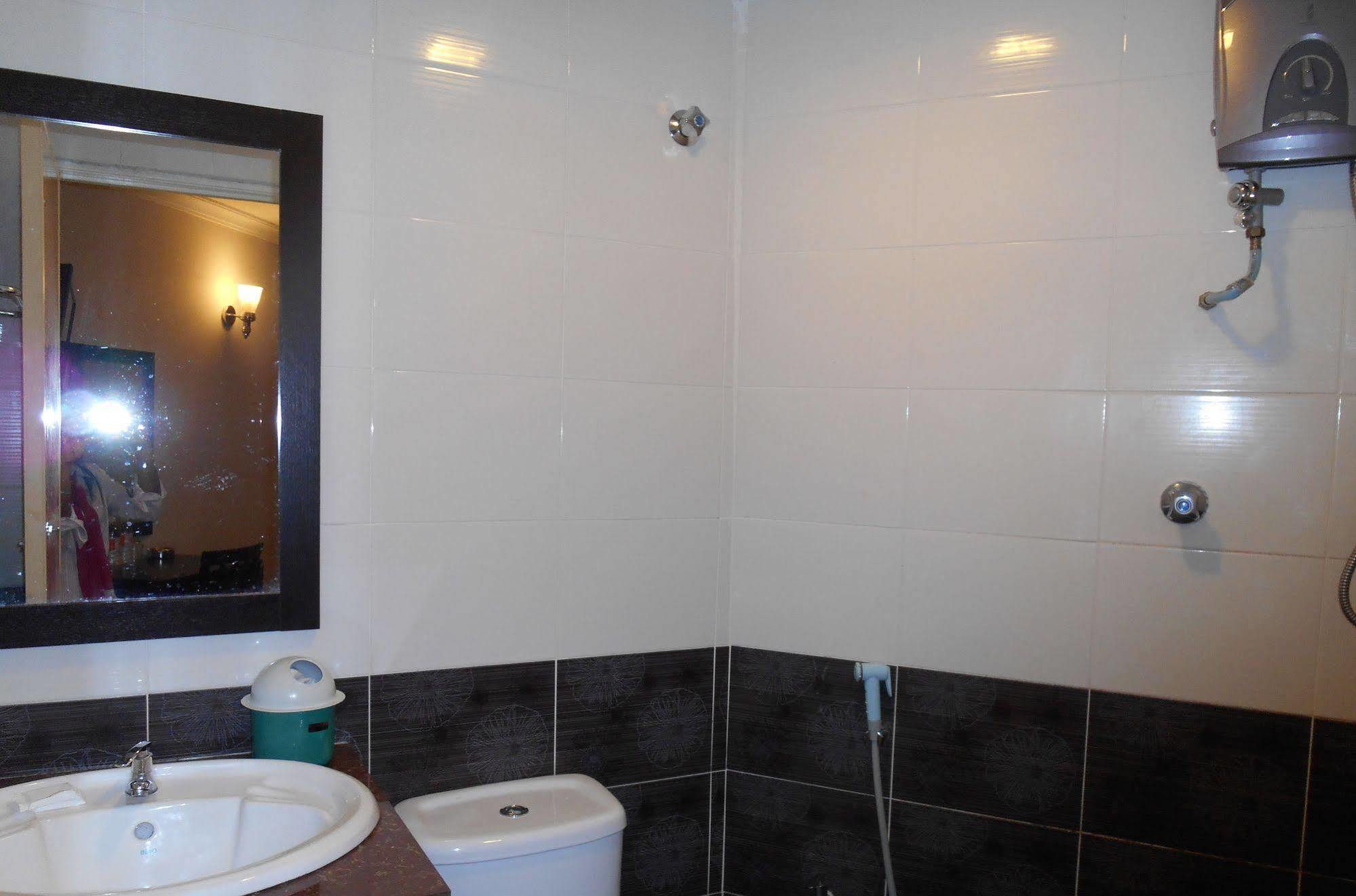 Sai Villa Hotel Near Klia & Klia2 Nilai Kültér fotó