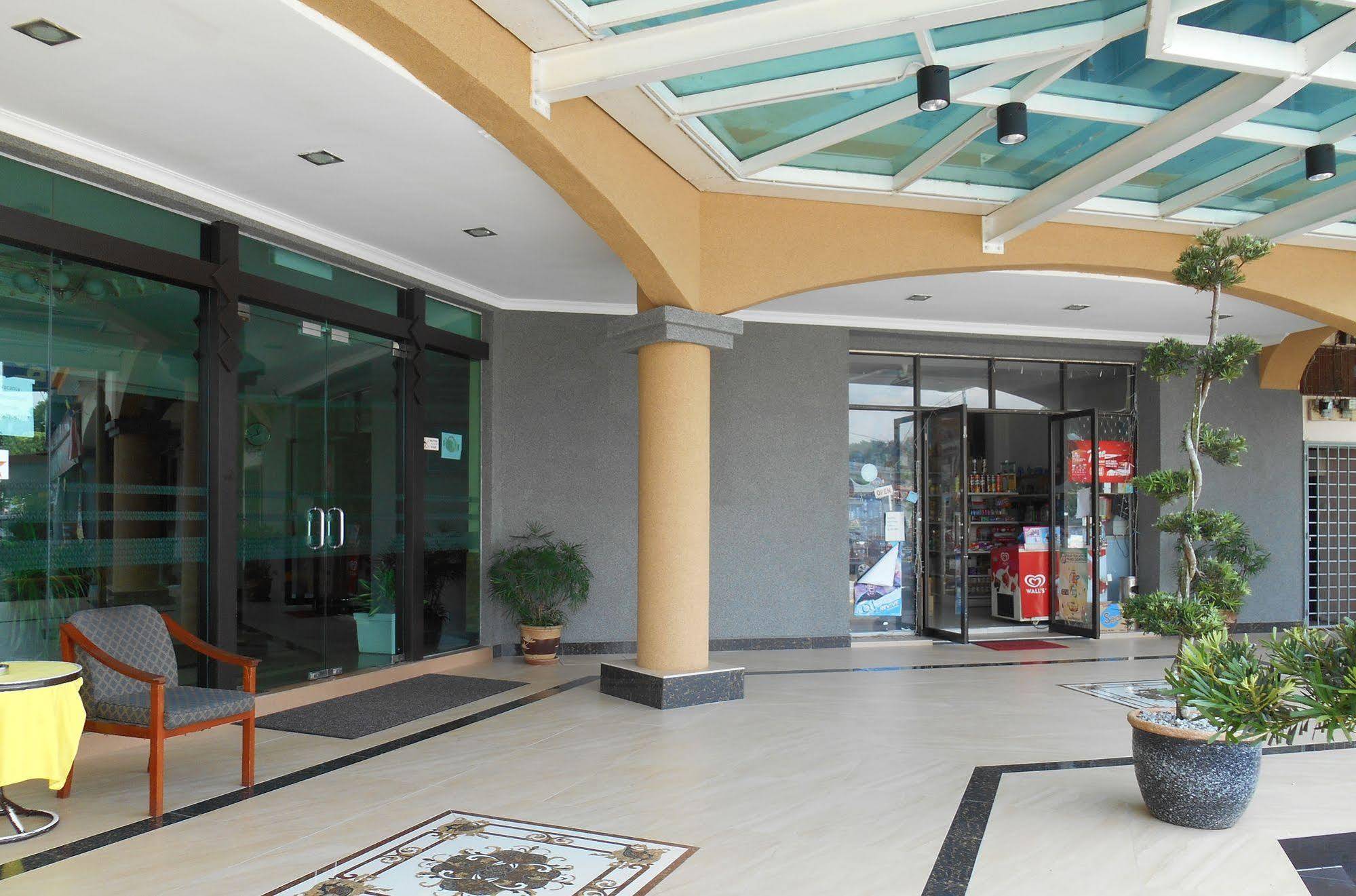 Sai Villa Hotel Near Klia & Klia2 Nilai Kültér fotó